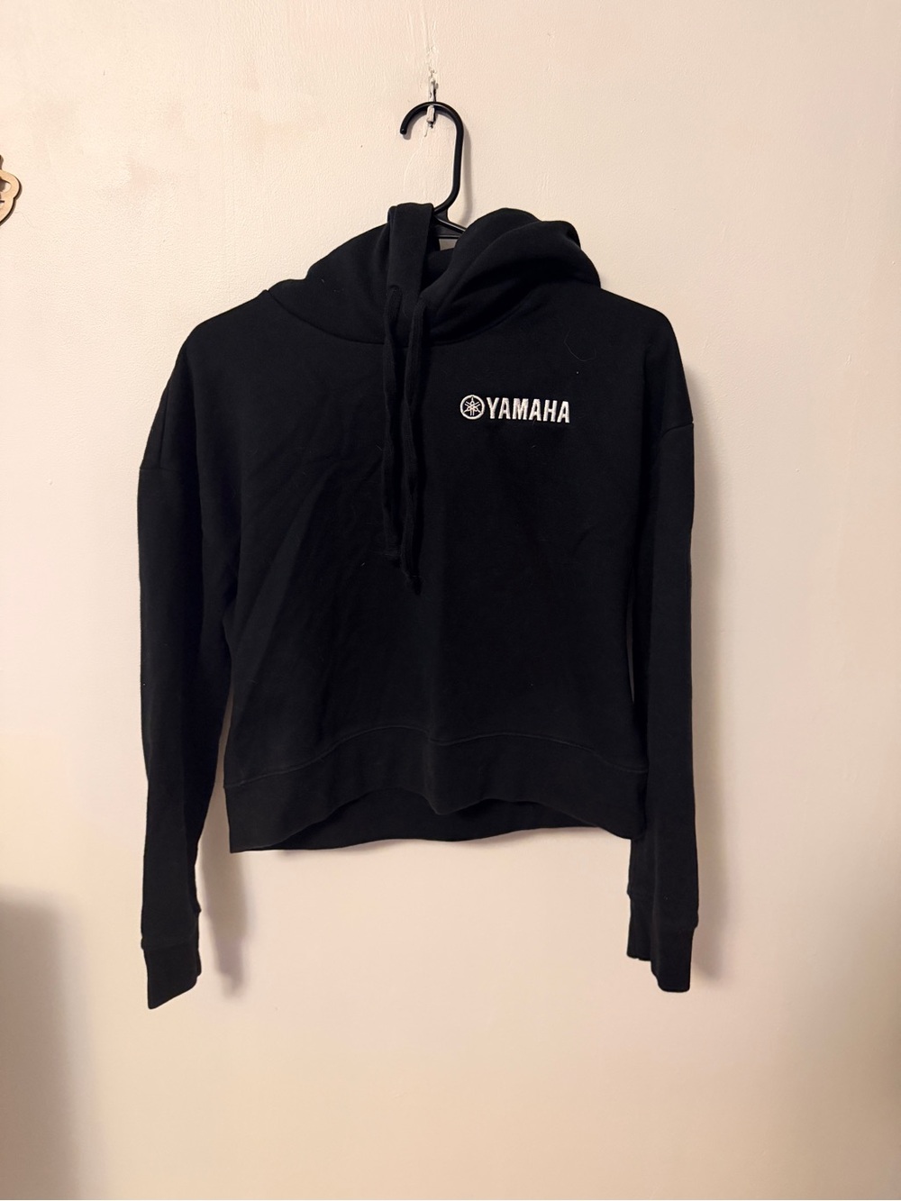 Yamaha Women's Boxy Cropped Hoodie - Black
